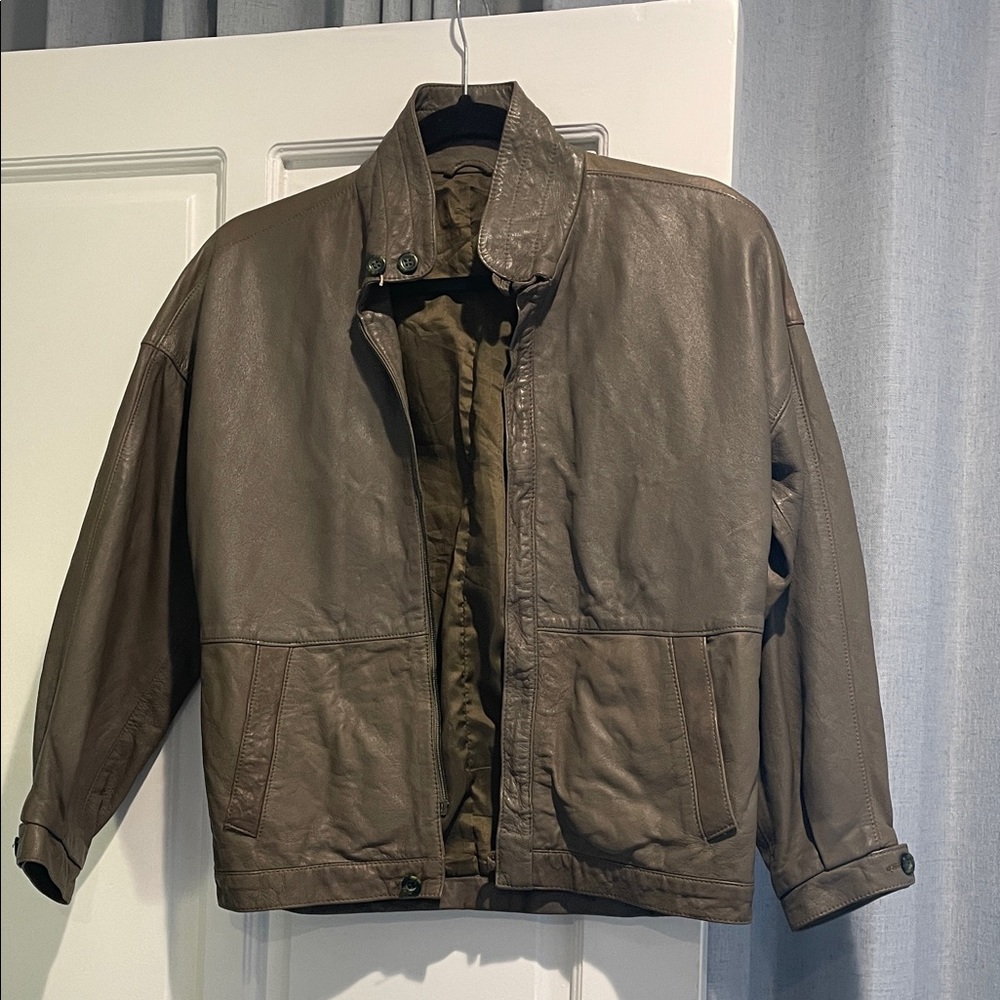 Vintage 80s shrunken leather bomber jack army green